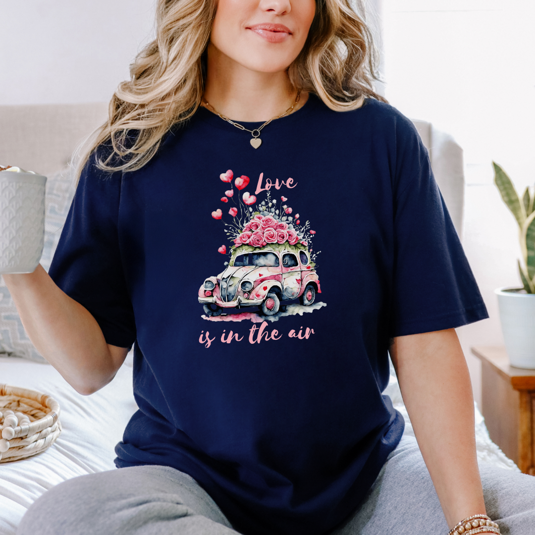 T-shirt St-Valentin L'amour est dans l'air, chemise st-valentin, cadeau pour elle,