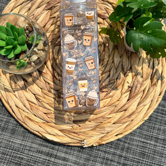 Bouteille style carton lait avec design de gobelet café, Gobelet en plastique pour boissons froides