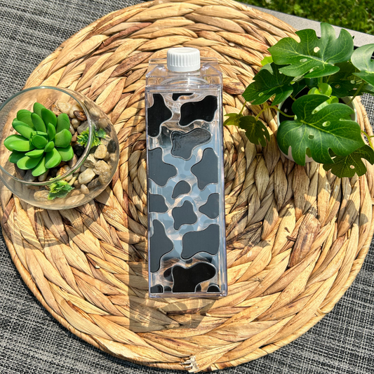 Bouteille style carton lait avec design de vache, Gobelet en plastique à motif de vache
