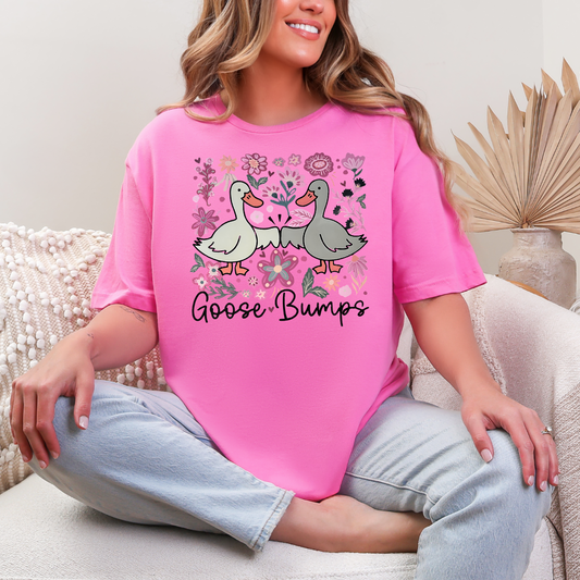 T-shirt "Goose Bumps" , Chandail drôle et mignon avec oies et fleurs