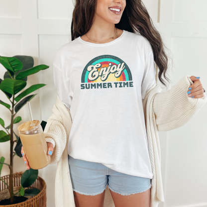 T-shirt style vintage, rétro grunge arc-en-ciel, T-shirt d'été et de plage