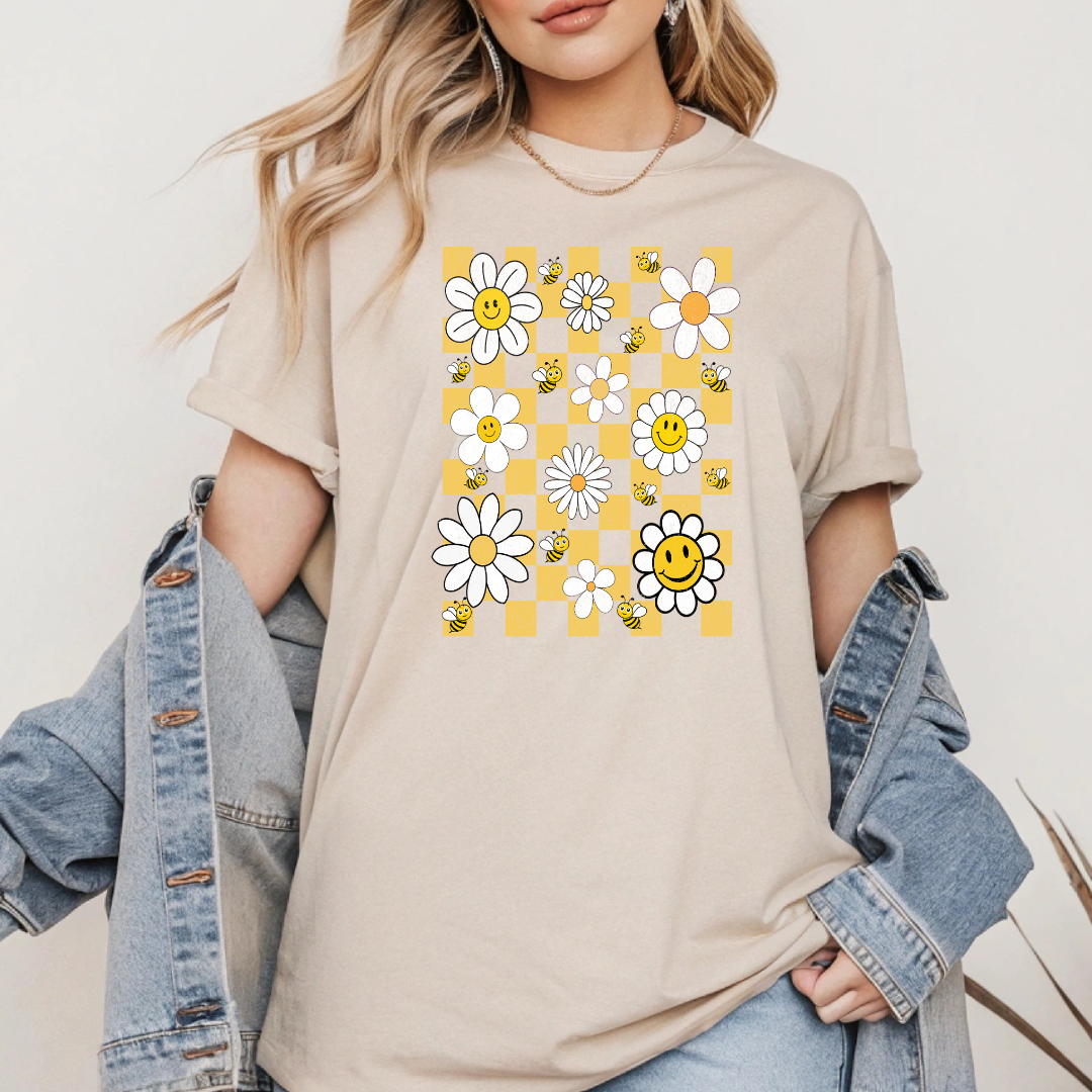 Retro Daisies & Bees T-Shirt – Vintage Inspired