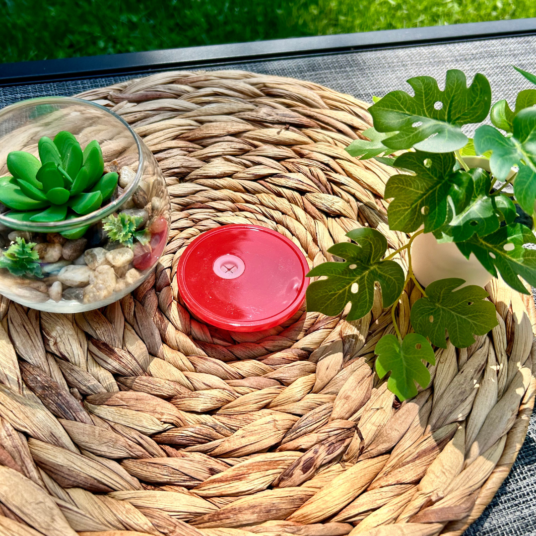 Couvercle en acrylique pour verre 16 oz, couleur rouge.