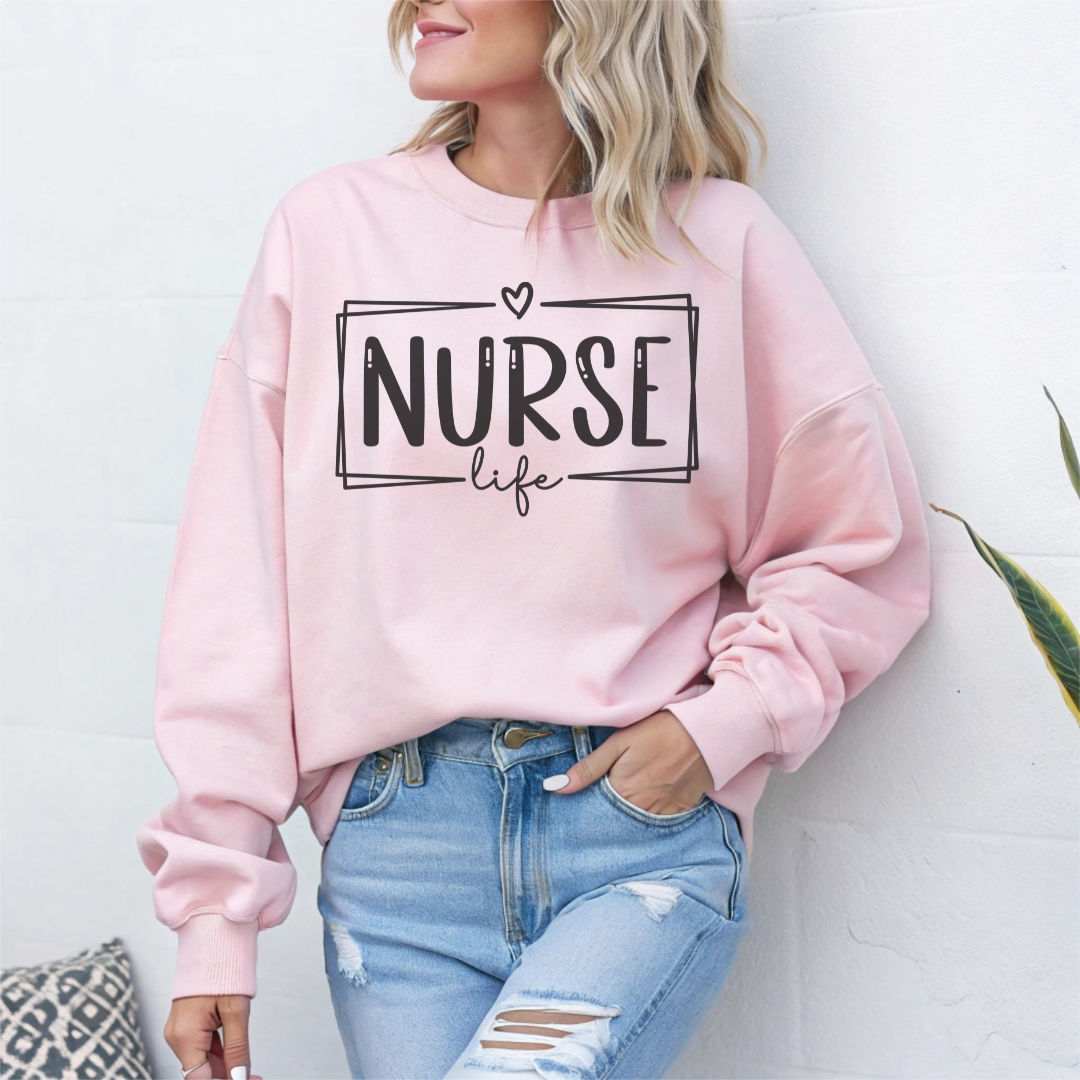 Sweatshirt unisexe Rose pâle avec imprimé Nurselife, en  tailles Small à 2XL, Boutik Mains Créatives.
