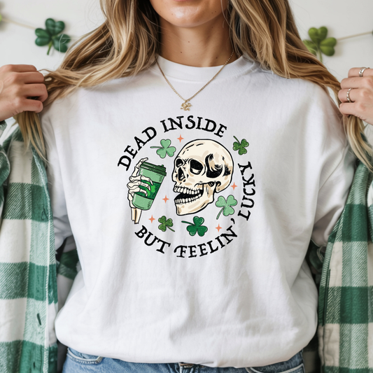 T-shirt Gildan blanc design St-Patrick et phrase humoristique Feelin' Lucky 