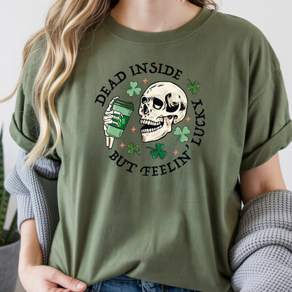 T-shirt Gildan Vert Militaire design St-Patrick et phrase humoristique Feelin' Lucky 
