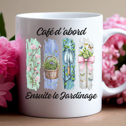 Tasse jardinage esthétique avec arrosoir, panier de plantes et fleurs