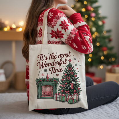 Tote Bag de 15 x 16 pouces, naturel avec  Design vintage de Noël avec cheminée, sapin décoré et ambiance chaleureuse des Fêtes. 