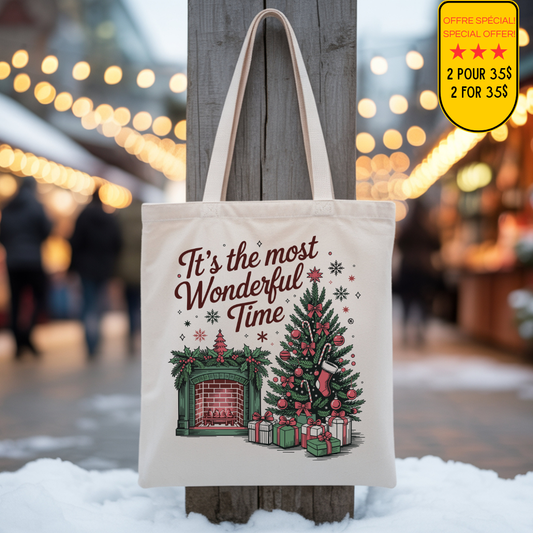 Tote Bag de 15 x 16 pouces, naturel avec  Design vintage de Noël avec cheminée, sapin décoré et ambiance chaleureuse des Fêtes. 