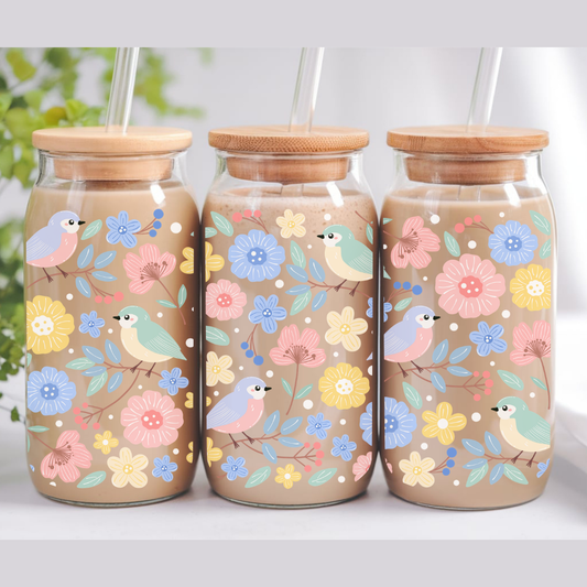 verre Libbey montrant le design complet d'oiseaux bleus et de fleurs roses