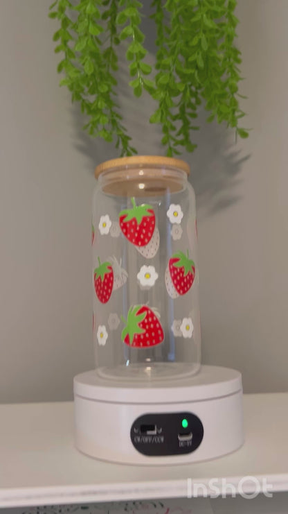 Verre à café glacé avec motifs fraises