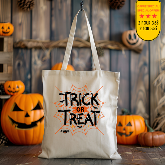 Sac fourre-tout d'Halloween en coton naturel avec design de toiles d'araignée et inscription "Trick or Treat", idéal pour la récolte de bonbons.