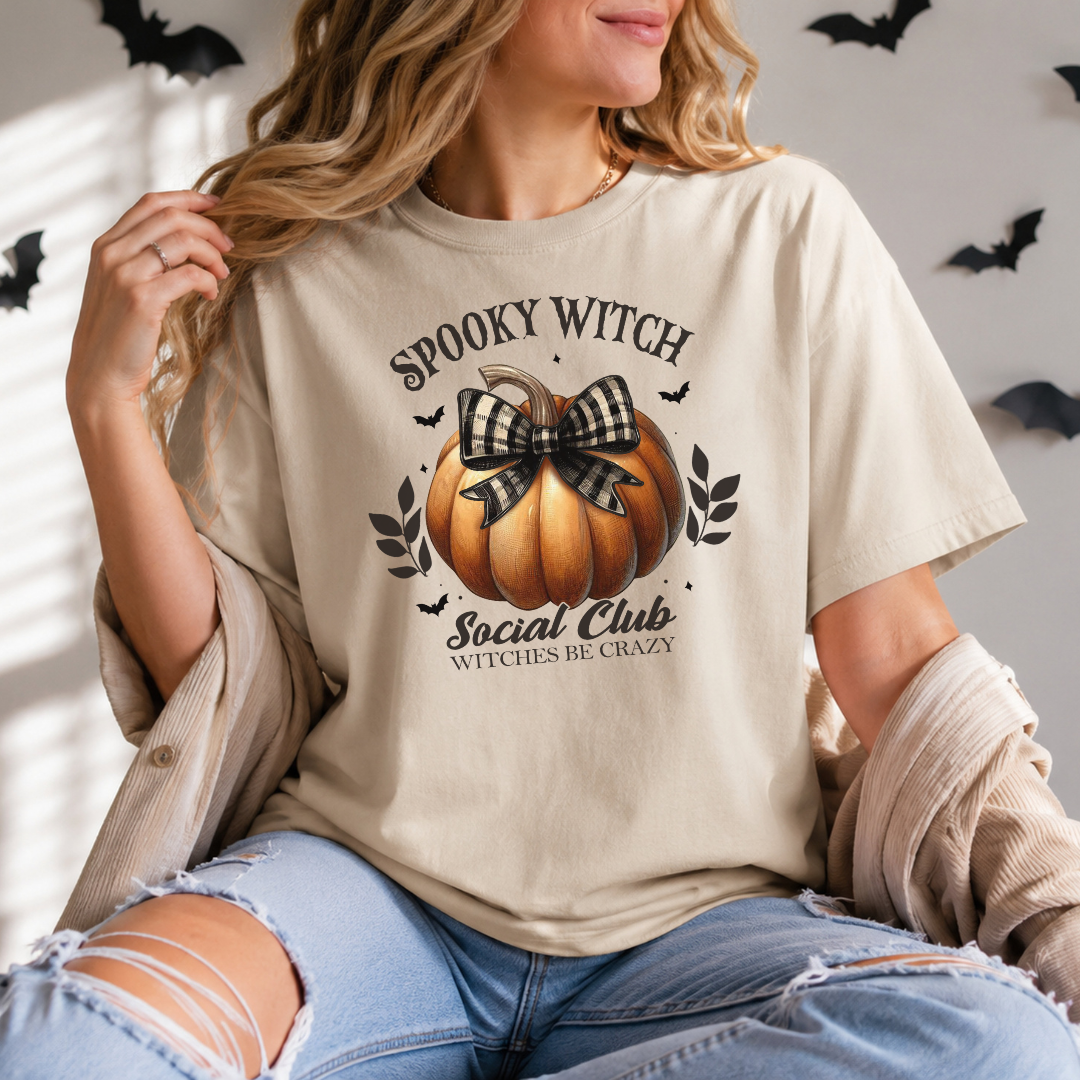 T-shirt unisexe en coton orné d'un motif de citrouilles d'Halloween style coquette avec des nœuds