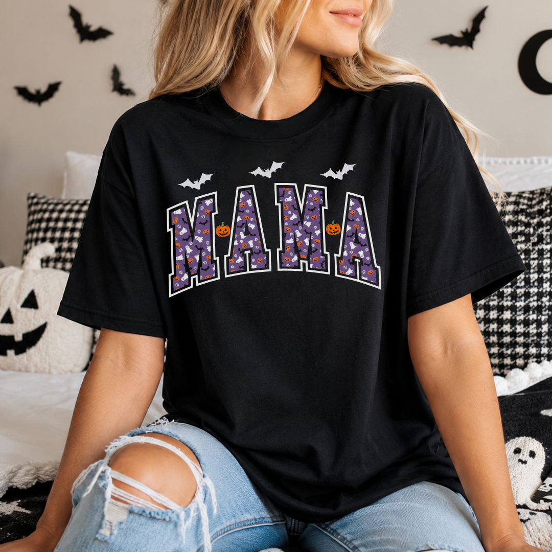 T-shirt noir unisexe orné de l'inscription Rétro Mama avec motifs d'Halloween.